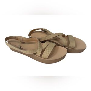 NWT OluKai‎ Women’s Size 10 Onohi Strappy Sandals In Warm Beige
